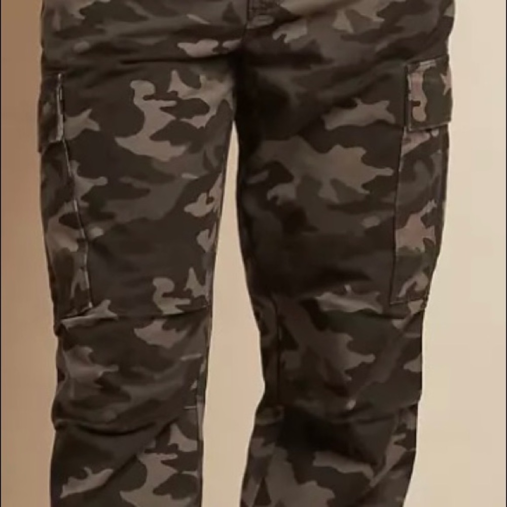 Banana Republic Beautiful Pants Relaxed Fit 36S Camouflage Green